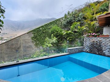 Venta moderna casa en Las Casuarinas Surco