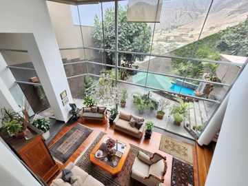 Venta moderna casa en Las Casuarinas Surco