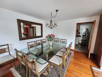 Venta moderna casa en Las Casuarinas Surco
