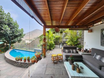 Venta moderna casa en Las Casuarinas Surco