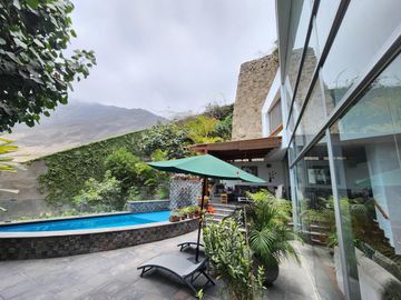 Venta moderna casa en Las Casuarinas Surco
