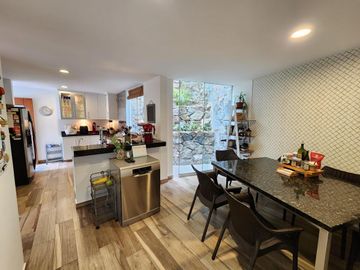 Venta moderna casa en Las Casuarinas Surco