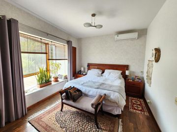 Venta moderna casa en Las Casuarinas Surco
