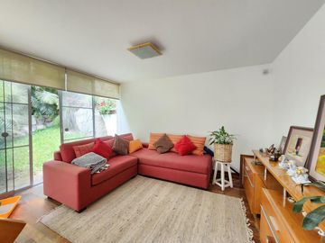 Venta moderna casa en Las Casuarinas Surco