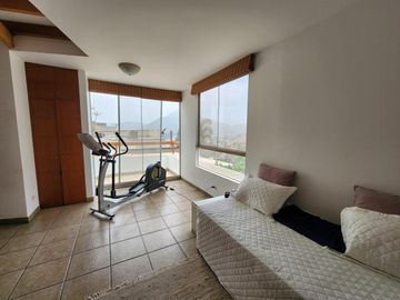 Venta moderna casa en Las Casuarinas Surco