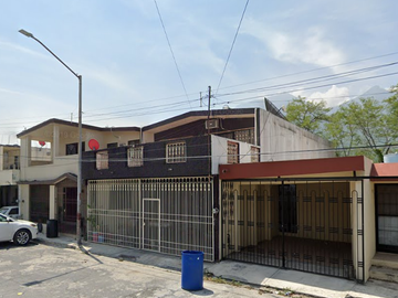 CASA EN VENTA EN LOS SAUCES GUADALUPE NUEVO LEON
