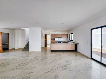 CASA EN VENTA, JURIQUILLA QRO.