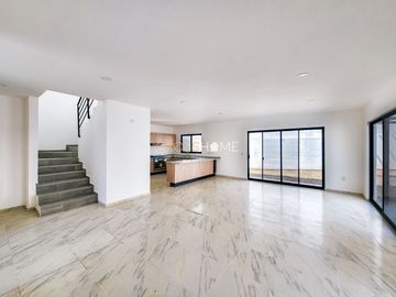 CASA EN VENTA, JURIQUILLA QRO.