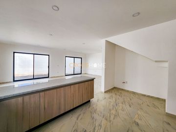 CASA EN VENTA, JURIQUILLA QRO.
