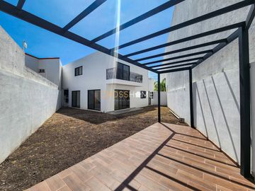 CASA EN VENTA, JURIQUILLA QRO.