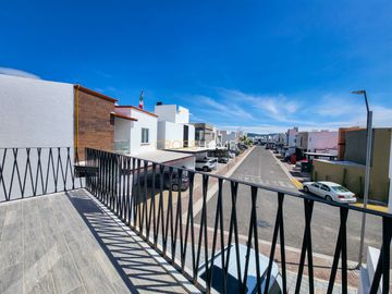 CASA EN VENTA, JURIQUILLA QRO.