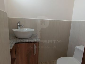 casa moderna nueva 3 dormitorios 2 parqueaderos La Armenia Valle de los Chillos terraza jardín Parque Metropolitano