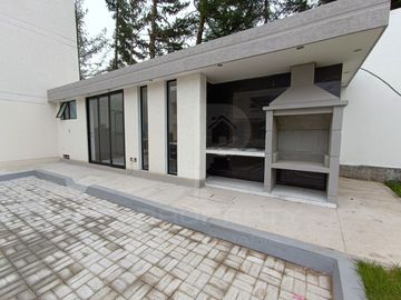 casa moderna nueva 3 dormitorios 2 parqueaderos La Armenia Valle de los Chillos terraza jardín Parque Metropolitano