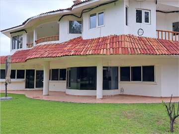 CASA EN SAN GIL CON VISTA PRIVILEGIADA EN CERRADA SAN ENRRIQUE