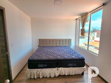 casa 4 dormitorios, 2 parqueaderos, terraza, jardín y patio. Marianitas de Calderón Norte de Quito Llano grande Carapungo Zabala