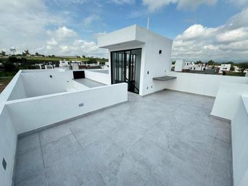 Casa en venta en Aguascalientes, Res. Santa Barbara