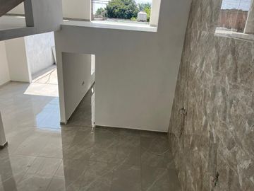 CASA EN VENTA CON ALBERCA, A 5 MIN. DE CENTRAL DE ABASTOS DE CUAUTLA, MOR.