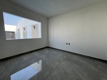 CASA EN VENTA CON ALBERCA, A 5 MIN. DE CENTRAL DE ABASTOS DE CUAUTLA, MOR.