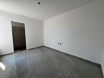 CASA EN VENTA CON ALBERCA, A 5 MIN. DE CENTRAL DE ABASTOS DE CUAUTLA, MOR.