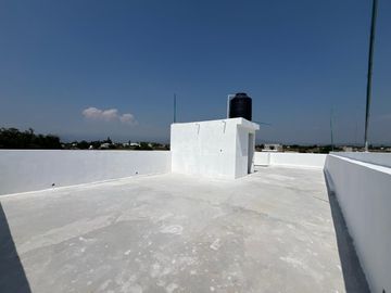 CASA EN VENTA CON ALBERCA, A 5 MIN. DE CENTRAL DE ABASTOS DE CUAUTLA, MOR.