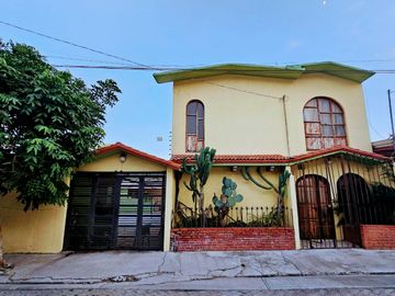 Las Huertas | Doble Terreno y Excelente Precio | Casa en Venta | León Gto