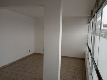 Alquiler de oficina de 75 m2 en Av. Angamos, Surquillo