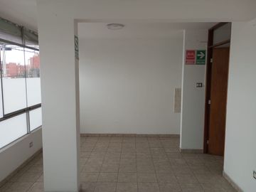 Alquiler de oficina de 75 m2 en Av. Angamos, Surquillo