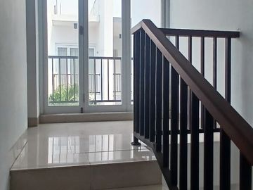 For Sale House in Townhouse Gaharu Terrace, Cilandak Jakarta Selatan