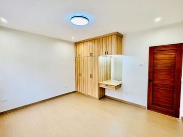 FOR SALE NEW FURNISHED MARVELOUS DESIGN 2 STOREY HOUSE W/ POOL IN GREENWOODS