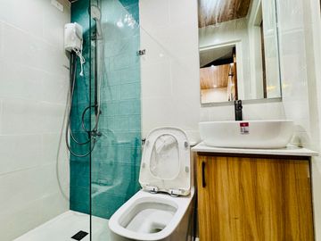 FOR SALE NEW FURNISHED MARVELOUS DESIGN 2 STOREY HOUSE W/ POOL IN GREENWOODS