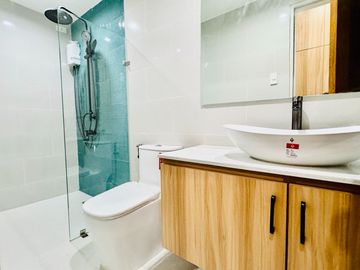 FOR SALE NEW FURNISHED MARVELOUS DESIGN 2 STOREY HOUSE W/ POOL IN GREENWOODS