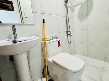 FOR SALE NEW FURNISHED MARVELOUS DESIGN 2 STOREY HOUSE W/ POOL IN GREENWOODS