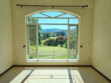 LAS CAÑADAS HERMOSA CASA EN VENTA A CAMPO DE GOLF CON ALBERCA Y LA MEJOR VISTA