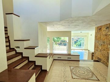 LAS CAÑADAS HERMOSA CASA EN VENTA A CAMPO DE GOLF CON ALBERCA Y LA MEJOR VISTA