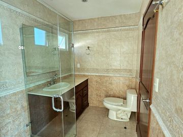 LAS CAÑADAS HERMOSA CASA EN VENTA A CAMPO DE GOLF CON ALBERCA Y LA MEJOR VISTA