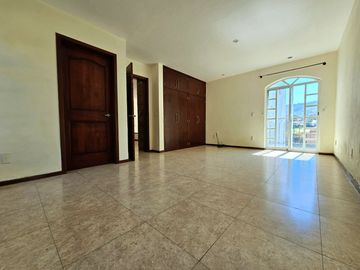 LAS CAÑADAS HERMOSA CASA EN VENTA A CAMPO DE GOLF CON ALBERCA Y LA MEJOR VISTA