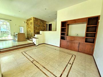 LAS CAÑADAS HERMOSA CASA EN VENTA A CAMPO DE GOLF CON ALBERCA Y LA MEJOR VISTA