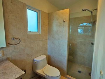 LAS CAÑADAS HERMOSA CASA EN VENTA A CAMPO DE GOLF CON ALBERCA Y LA MEJOR VISTA