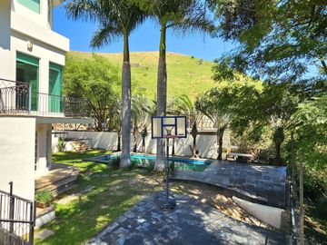 LAS CAÑADAS HERMOSA CASA EN VENTA A CAMPO DE GOLF CON ALBERCA Y LA MEJOR VISTA
