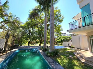 LAS CAÑADAS HERMOSA CASA EN VENTA A CAMPO DE GOLF CON ALBERCA Y LA MEJOR VISTA