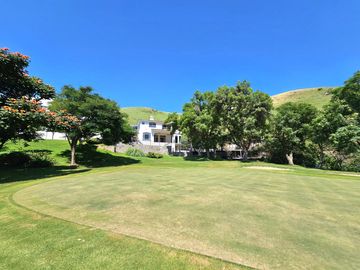 LAS CAÑADAS HERMOSA CASA EN VENTA A CAMPO DE GOLF CON ALBERCA Y LA MEJOR VISTA