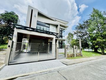 FOR SALE NEWLY MADE ELEGANT MODERN 2 STOREY HOUSE W/ POOL IN TAGAYTAY