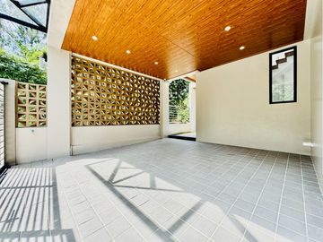 FOR SALE NEWLY MADE ELEGANT MODERN 2 STOREY HOUSE W/ POOL IN TAGAYTAY