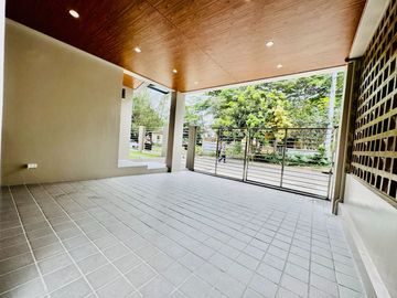 FOR SALE NEWLY MADE ELEGANT MODERN 2 STOREY HOUSE W/ POOL IN TAGAYTAY
