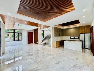 FOR SALE NEWLY MADE ELEGANT MODERN 2 STOREY HOUSE W/ POOL IN TAGAYTAY