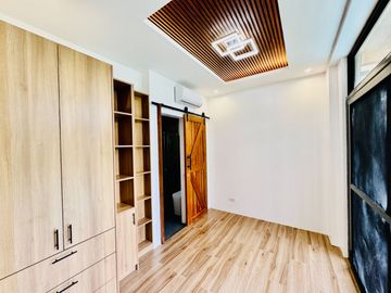 FOR SALE NEWLY MADE ELEGANT MODERN 2 STOREY HOUSE W/ POOL IN TAGAYTAY