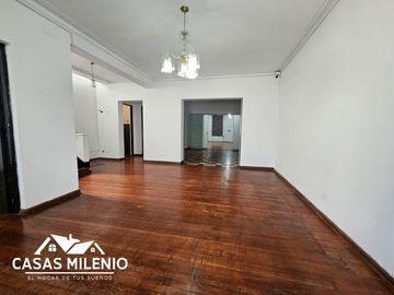 VENDO CASA área 282.10m² 6 Estacionamientos – SAN ISIDRO