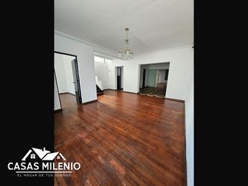 VENDO CASA área 282.10m² 6 Estacionamientos – SAN ISIDRO