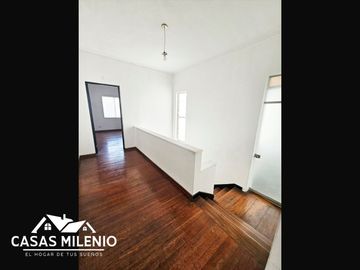 VENDO CASA área 282.10m² 6 Estacionamientos – SAN ISIDRO