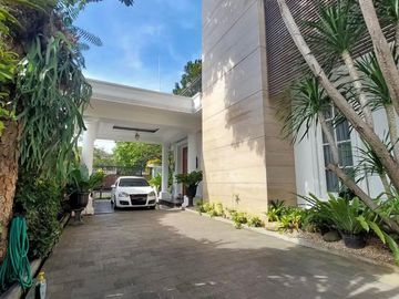 Rumah di Cluster Menteng Bintaro Jaya Sektor 7 ada Kolam Renang dekat Tol Jorr